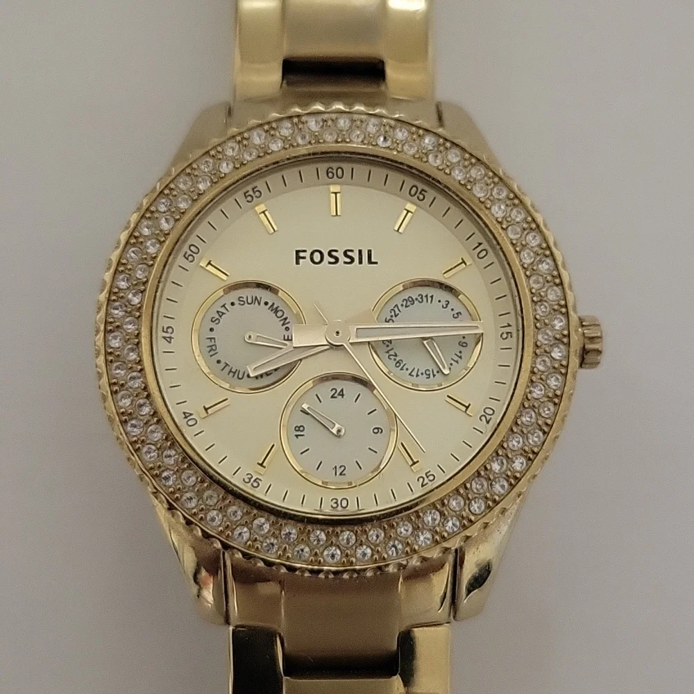 Womens Watch - Picture 2 of 5
